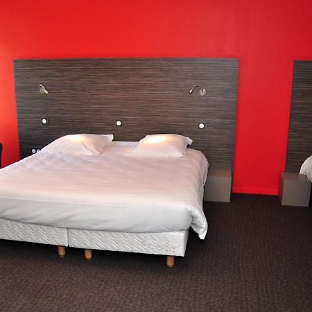 Logis Hotel A La Bonne Auberge Laval  Buitenkant foto